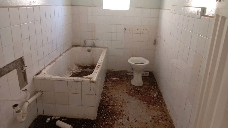 2 Bedroom Property for Sale in Aberdeen Eastern Cape